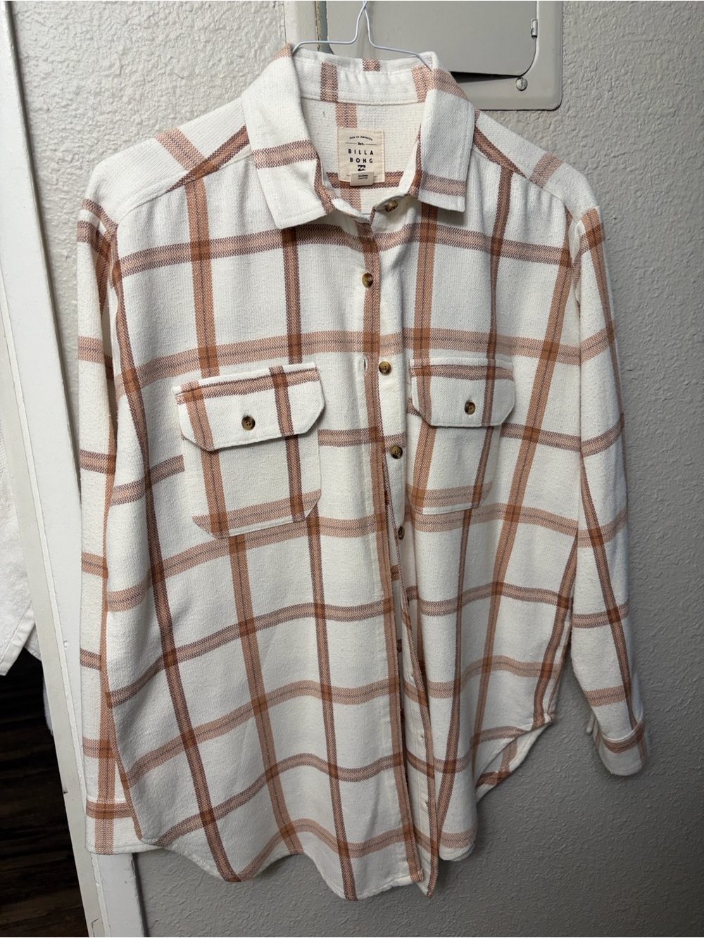 Billabong Women’s plaid flannel shirt jacket - size medium